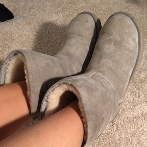 Grey UGG boots US(7)